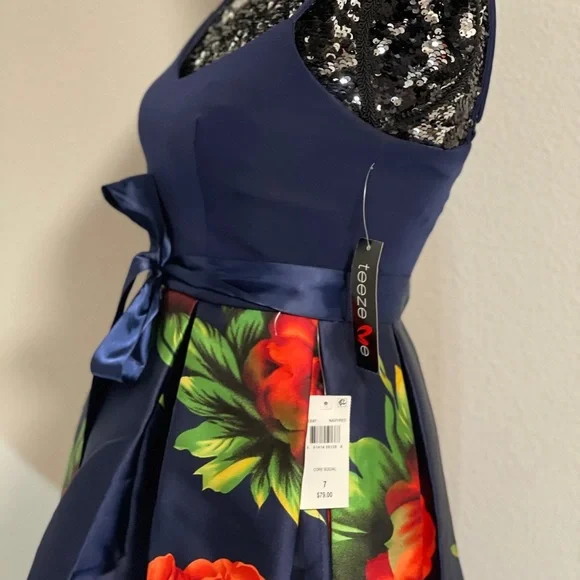 TeezeMe Occasion Dress - Picture 4 of 7